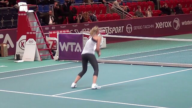 HD :  Blondīne ar mazām krūtīm Kaylee Jewel jāj ar lielu knābi Filmu klipi 