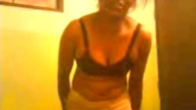 HD :  Krāšņo Āzijas mīluli iekaro jauna pornozvaigzne Filmu klipi 