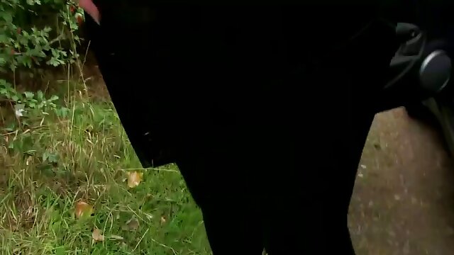 HD :  Tetovētai netiklei ļoti patīk, ja viņai cieši caurdurts dibens Filmu klipi 