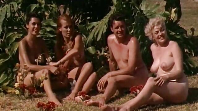 HD :  Divi muskuļoti porno aktieri ir gatavi izdrāzt blondu dāmu ārā Filmu klipi 