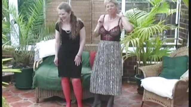 HD :  Divas izlaidīgas lesbietes izbauda savu vasaras šķebinošo sajūtu gultā Filmu klipi 